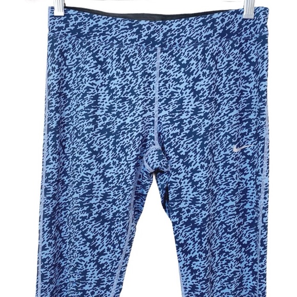 Nike Drifit Blue Fury Essential Cropped Leggings - Picture 2 of 5